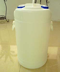 光岩工贸供应同行中优质的双口桶_塑料桶定做厂家